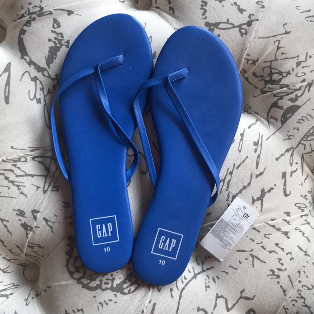 NWT Beautiful blue leather flip flops